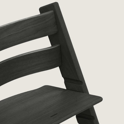 Stokke Tripp trapp kinderstoel - Oak black - Tiny Library