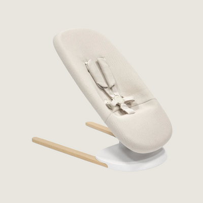 Stokke Yoga Light Sand wipstoel - Tiny Library