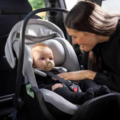 thule maple autostoel voor baby - Tiny Library