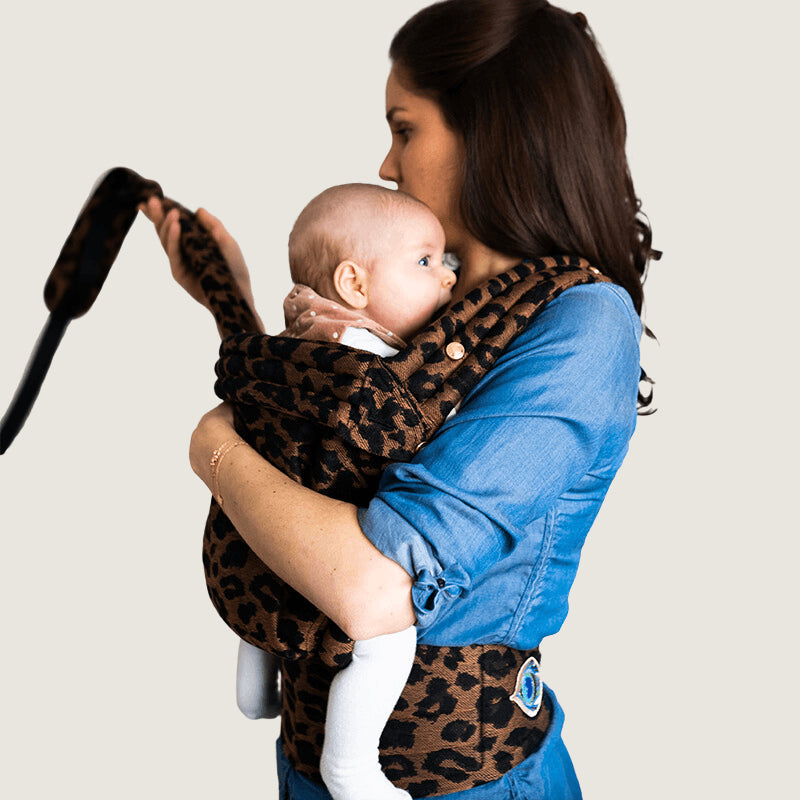 Artipoppe baby carrier – Tiny Library