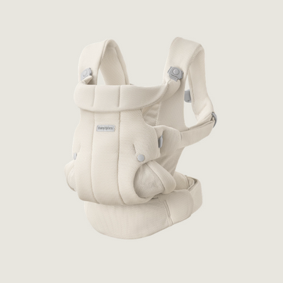 Sfeerbeeld Babybjorn draagzak Hold Creme