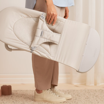 Babybjorn Wipstoeltje Balance Soft woven jersey - lichtbeige
