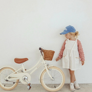 Banwood Classic Kinderfiets Cream Tiny Library Sfeerfoto