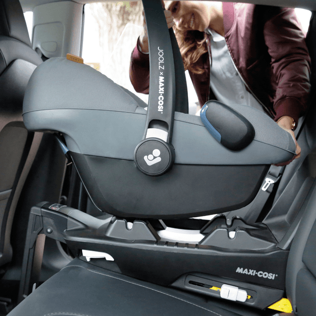 Maxi-Cosi FamilyFix3 car seat base