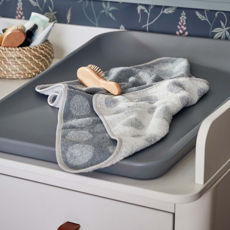 Leander dressing mat topper (Buy)