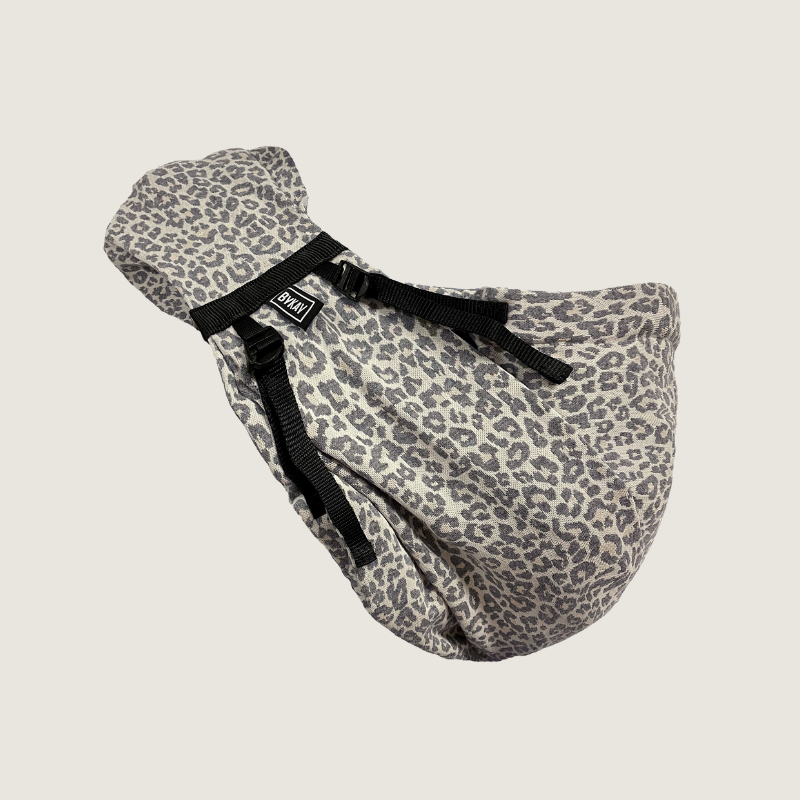 bykay hipsling leopard sand - Tiny Library