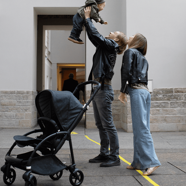 Bugaboo kinderwagen Bee6 grijs sfeerbeeld2 Tiny Library